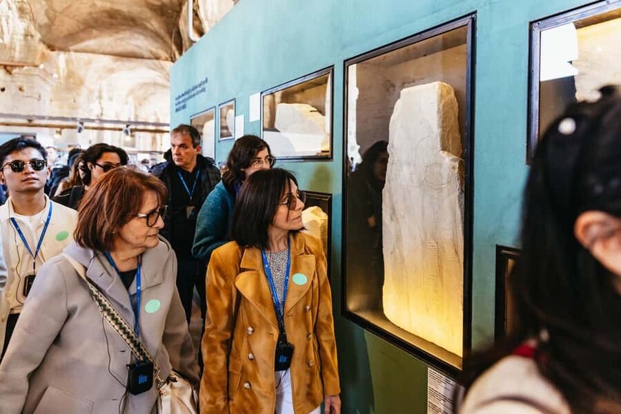 Rome: Colosseum, Forum & Palatine Hill Tour & Optional Arena - Priority access and headsets: what you are really paying for