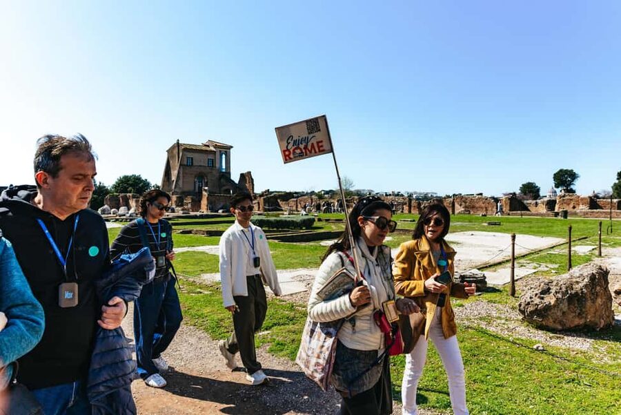 Rome: Colosseum, Forum & Palatine Hill Tour & Optional Arena - What to bring and what to leave behind