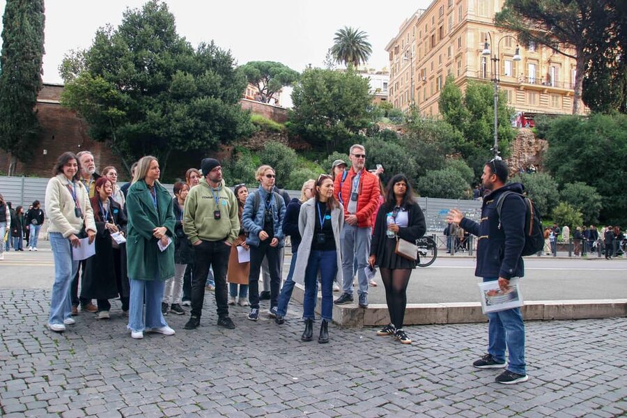 Rome: Colosseum & Forum with Audio Guide App -Optional Arena - Meeting at Via delle Terme di Tito 93
