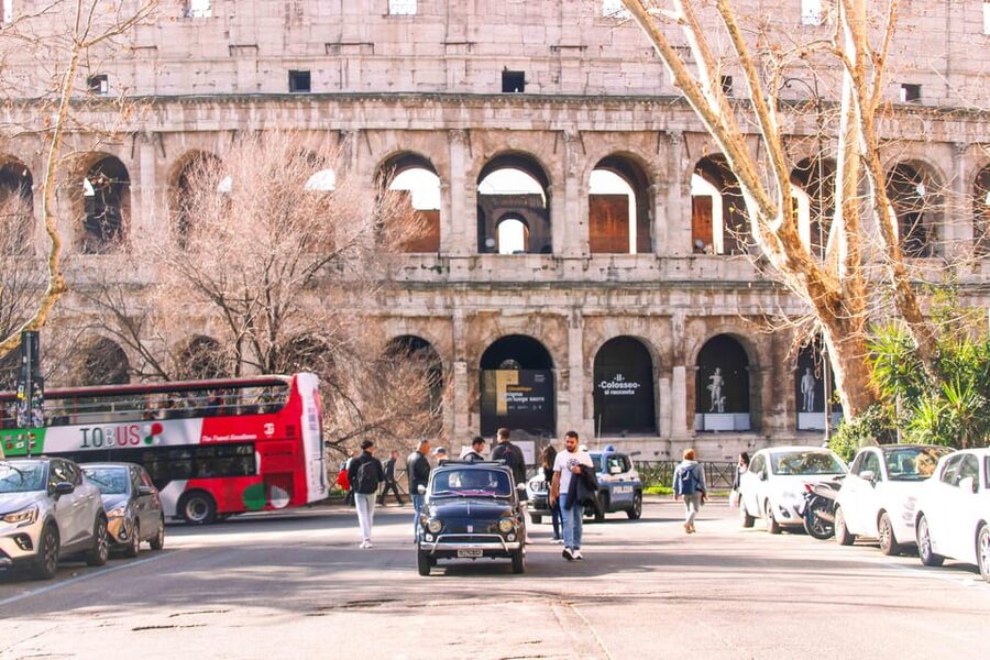 Rome: Colosseum & Forum with Audio Guide App -Optional Arena - Walking through the Roman Forum