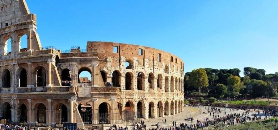 Rome: Colosseum Guided Tour with Forum Entry Experience - Meeting your guide near the Colosseum