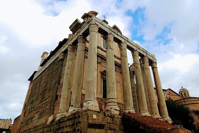 Rome: Colosseum Guided Tour with Roman Forum and Palatine hill - Palatine Hill and the view over ancient Rome