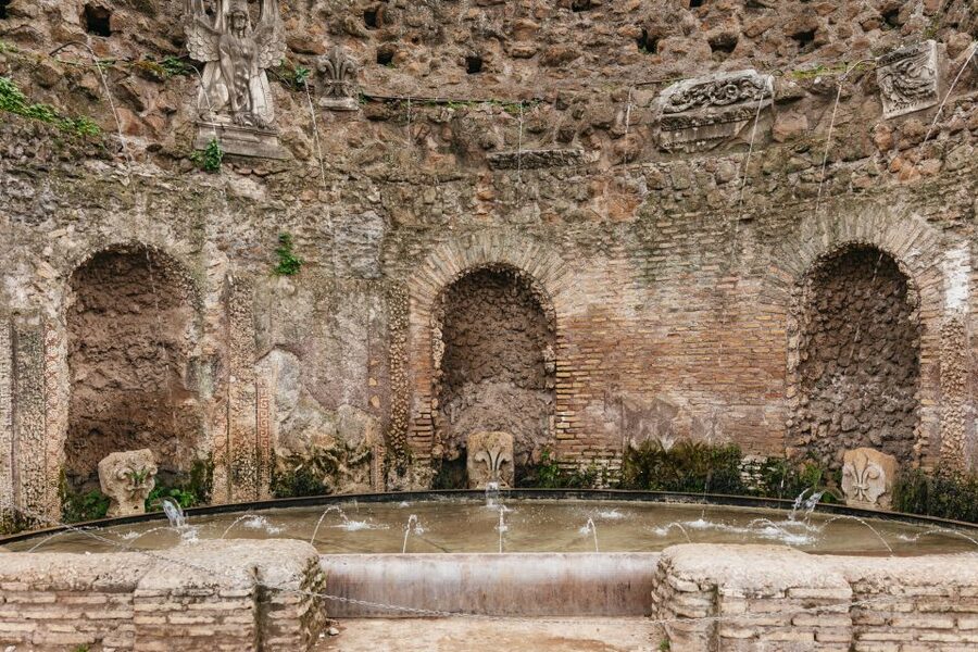 Rome: Colosseum, Palatine Hill & Roman Forum Guided Tour - The Roman Forum turns ruins into a working city
