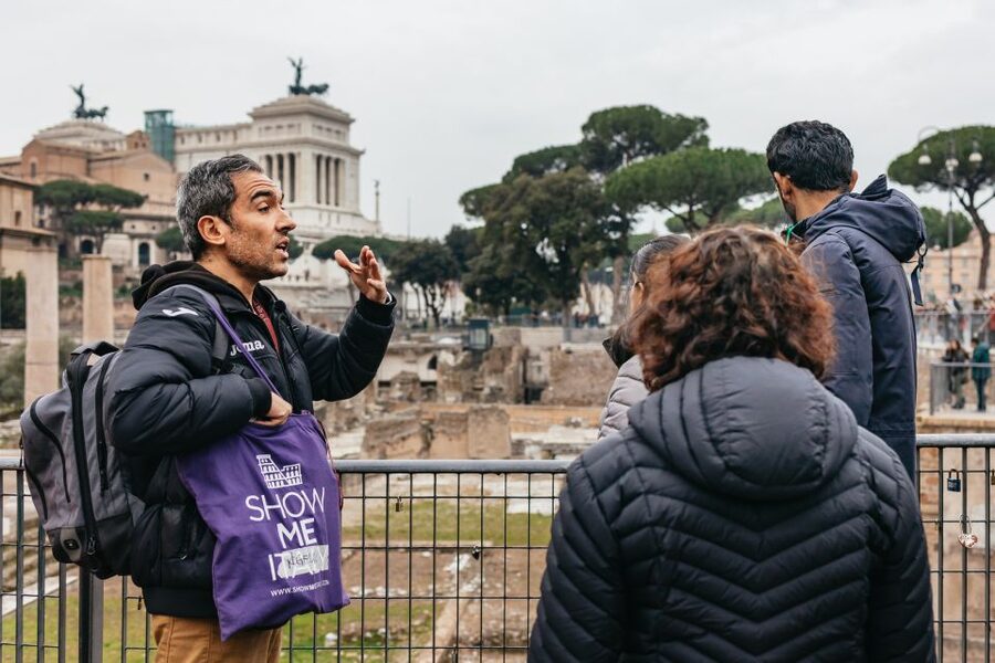 Rome: Colosseum, Palatine Hill & Roman Forum Guided Tour - Timing, meeting points, and what to carry