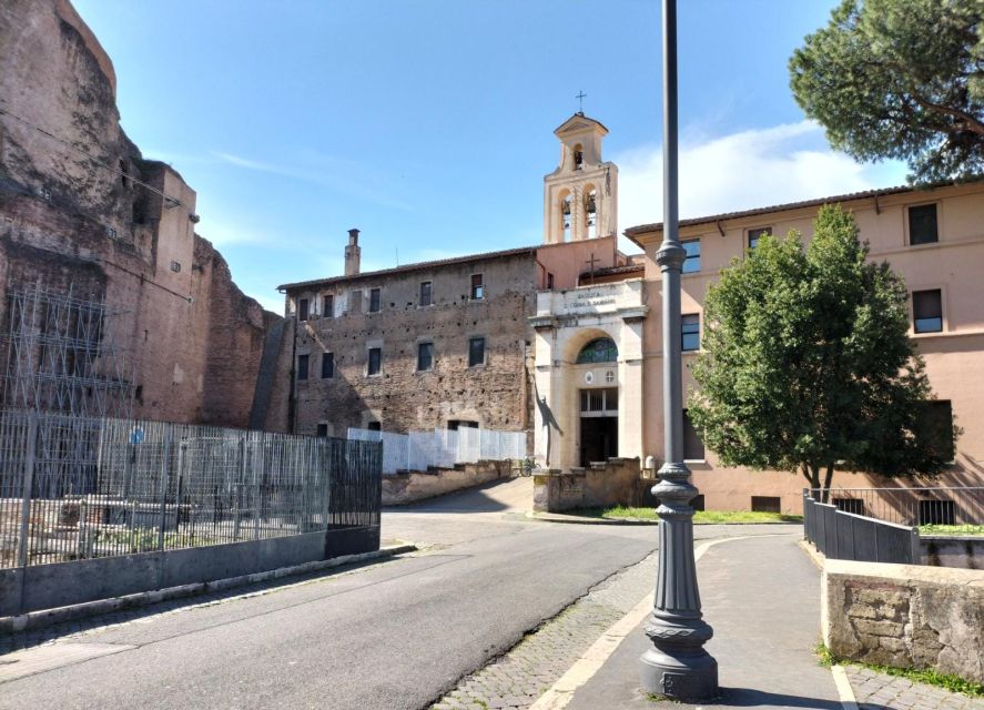Rome: Colosseum, Roman Forum, and Palatine Hill Ancient Tour - Palatine Hill and the imperial palace ruins