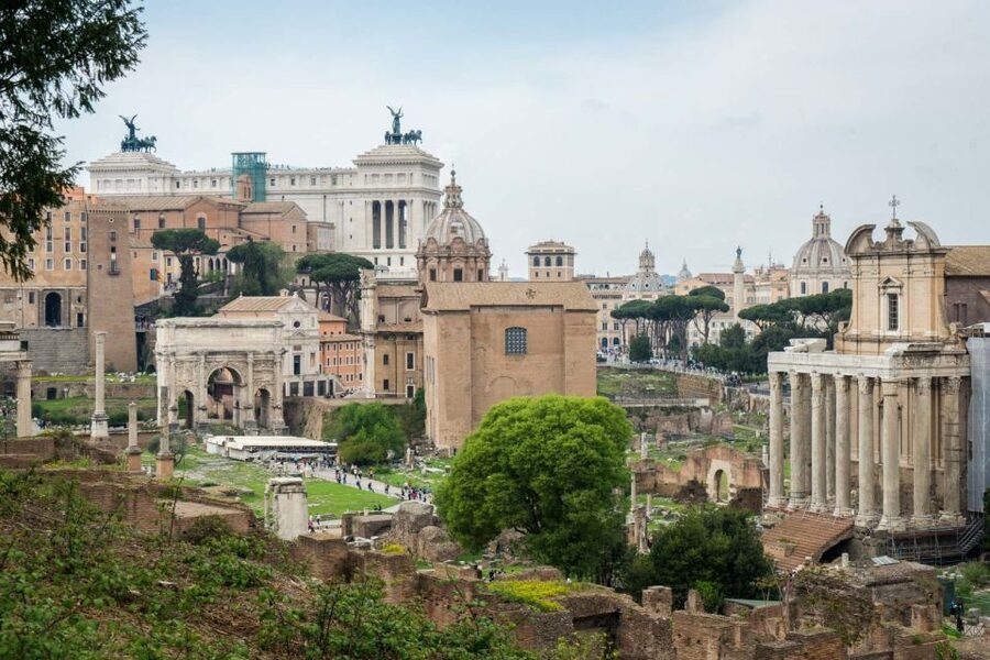 Rome: Colosseum, Roman Forum and Palatine Hill Group Tour - Palatine Hill and the best views of the route
