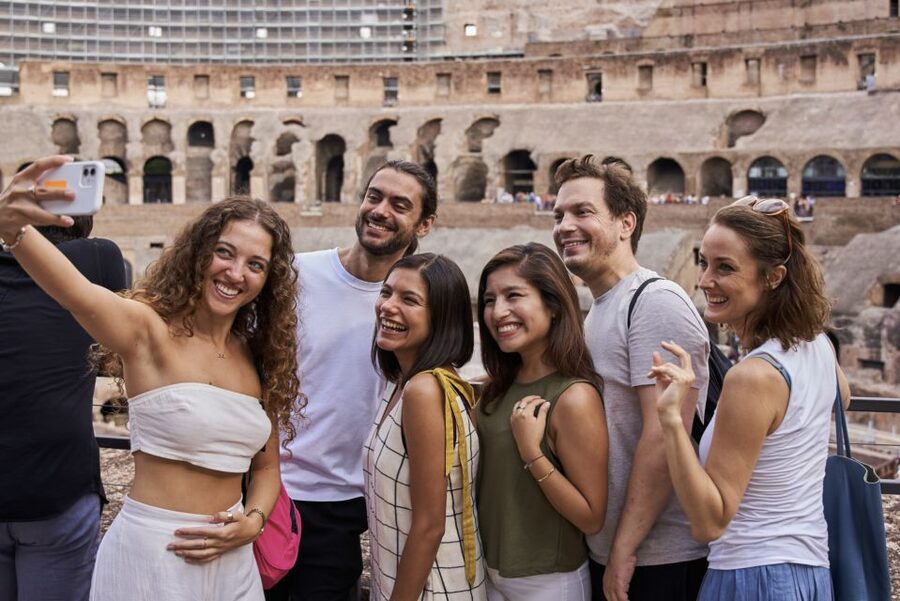Rome: Colosseum, Roman Forum & Palatine Hill Group Tour - The value of a live guide