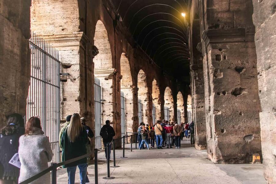 Rome: Colosseum, Roman Forum & Palatine Hill Guided Tour - Reading the Roman Forum with help