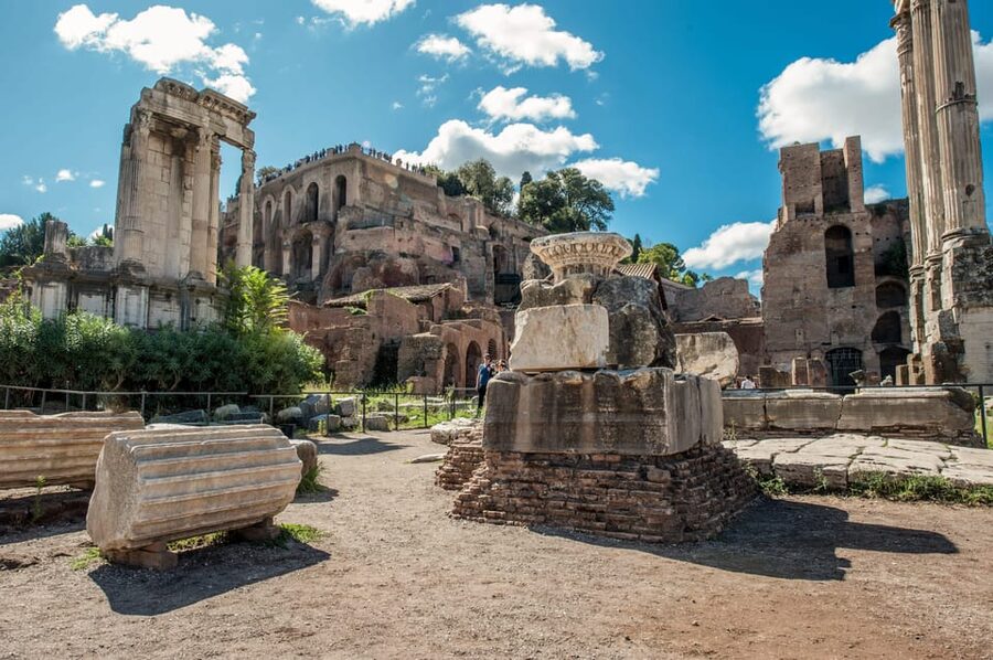 Rome: Colosseum, Roman Forum & Palatine Hill Tour - Palatine Hill and the view over Circus Maximus