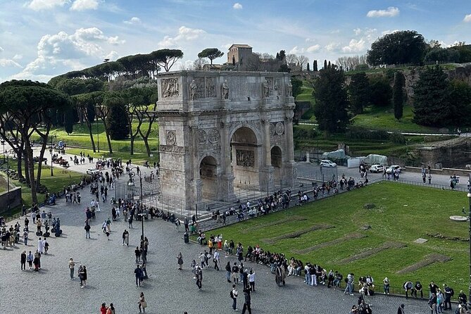 Rome: Colosseum, Roman Forum & Palatine Hill Visit + Audio Guide - Making the Colosseum audio guide work