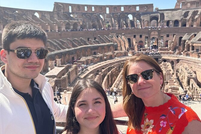 Rome: Colosseum, Roman Forum & Palatine Hill Visit + Audio Guide - Meeting near the Colosseum