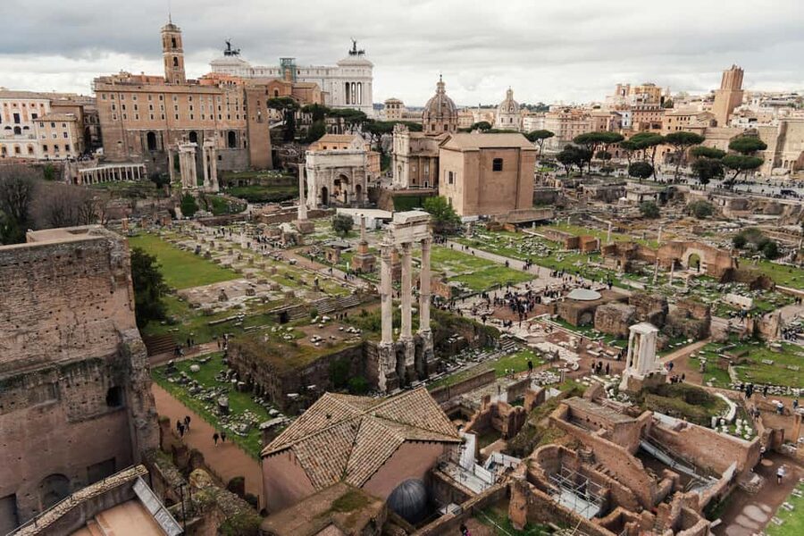 Rome: Colosseum, Roman Forum, Palatine with Multimedia Video - Who will enjoy this Rome experience most