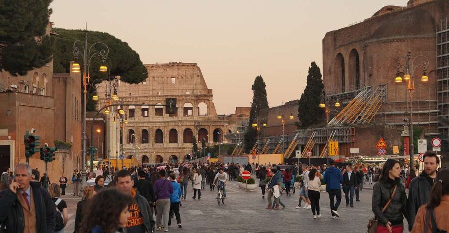 Rome: Colosseum, Roman Forum & Trajan's Market Exterior Tour - Why an exterior tour can work in Rome