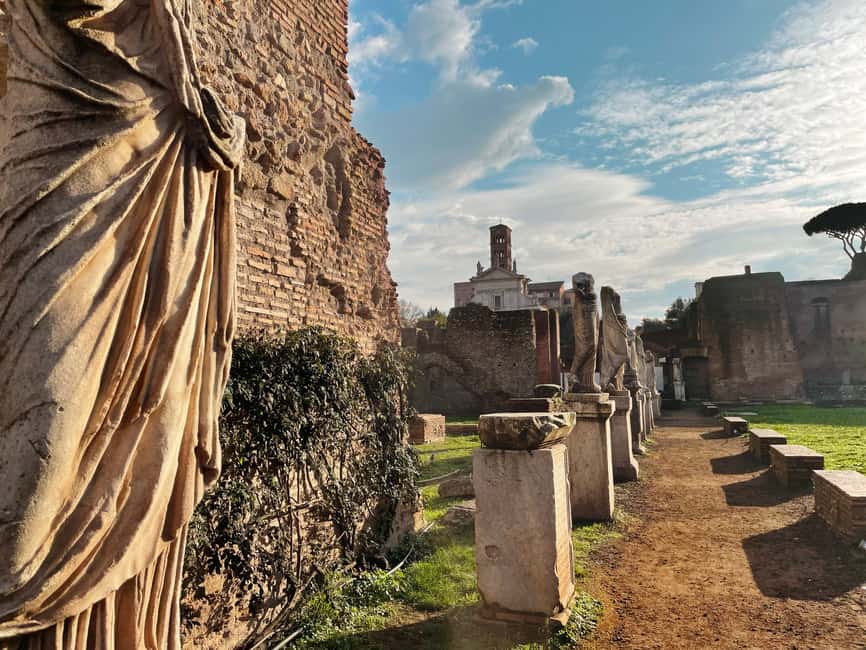 Rome: Colosseum Underground and Arena Tour - How the small group affects the experience