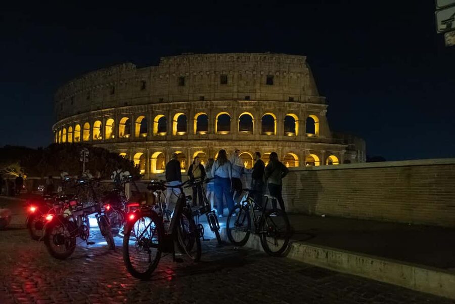 Rome: E-Bike Night Tour with Food and Wine Tasting - Key points to know before booking