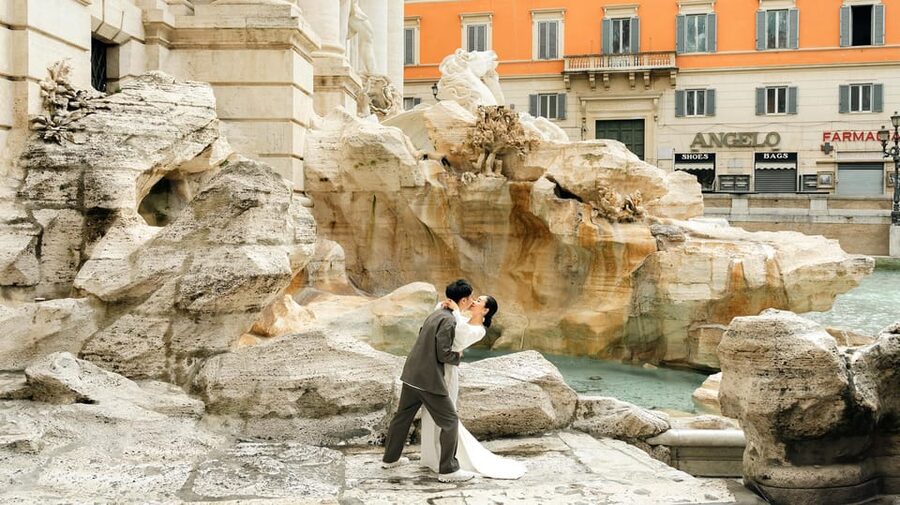 Rome: Early Morning Private Photoshoot at Iconic Landmarks - The Pantheon and Spanish Steps