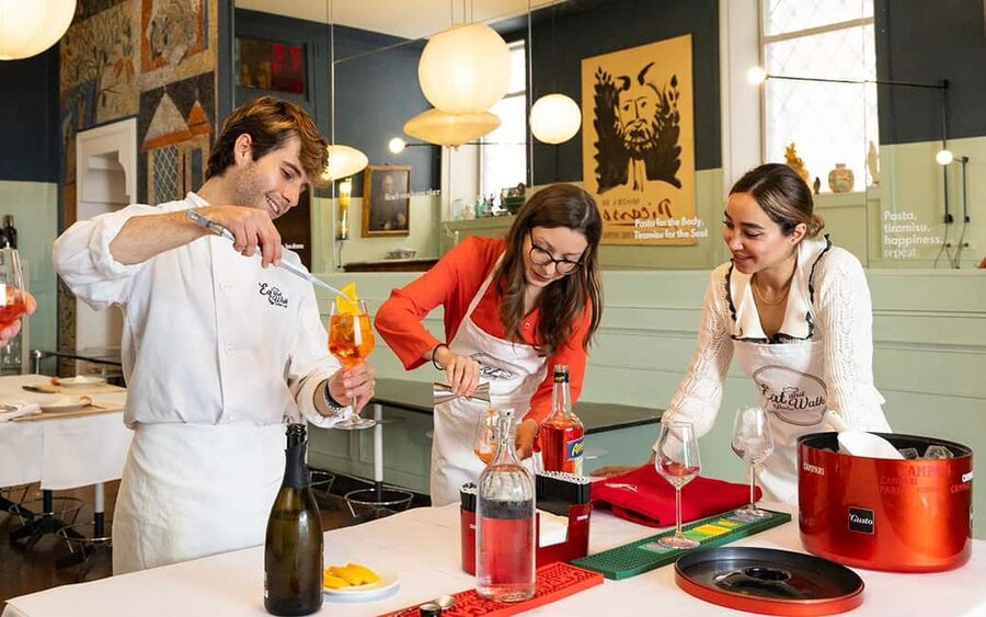 Rome: Enjoy Spritz and Pasta Making in Piazza Navona - What makes the teaching work