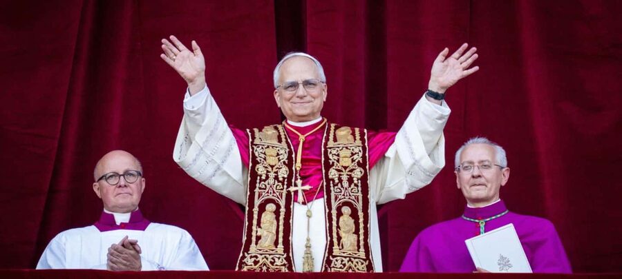 Rome: Escorted Papal Audience Experience with Entry Ticket - Crossing St. Peter’s Square with Bernini overhead