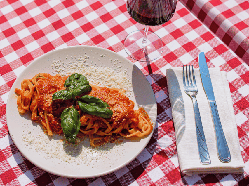 Rome: Fettuccine Pasta Cooking Class in Rome's City Center - Key points at a glance