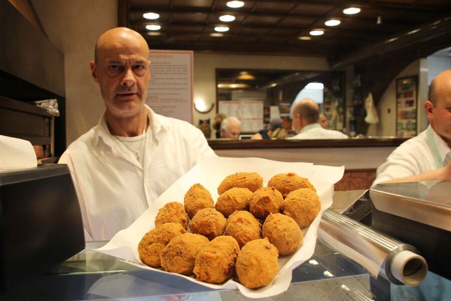 Rome: Food Tour and Wine Tasting in a Traditional Trattoria - Fried cod, cheese, and street food with a Roman accent