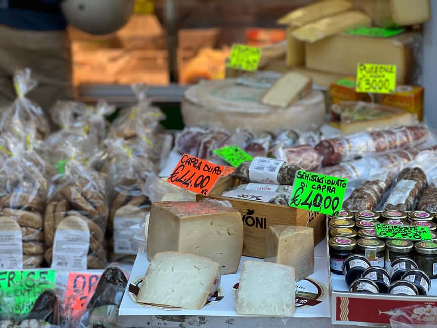 Rome: Food Tour with Unlimited Food and Barolo Wine - The guides are central to the experience