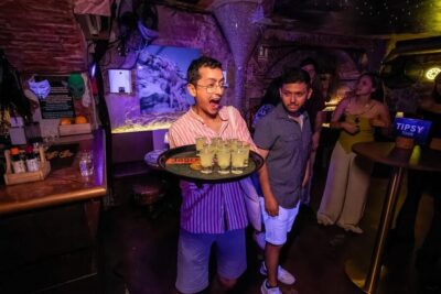 Forbidden History Walking Tour & Pub Crawl with Drinks
