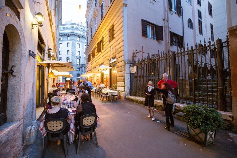 Rome: Guided City Center Evening Sightseeing Walking Tour - What this Rome evening tour is really like