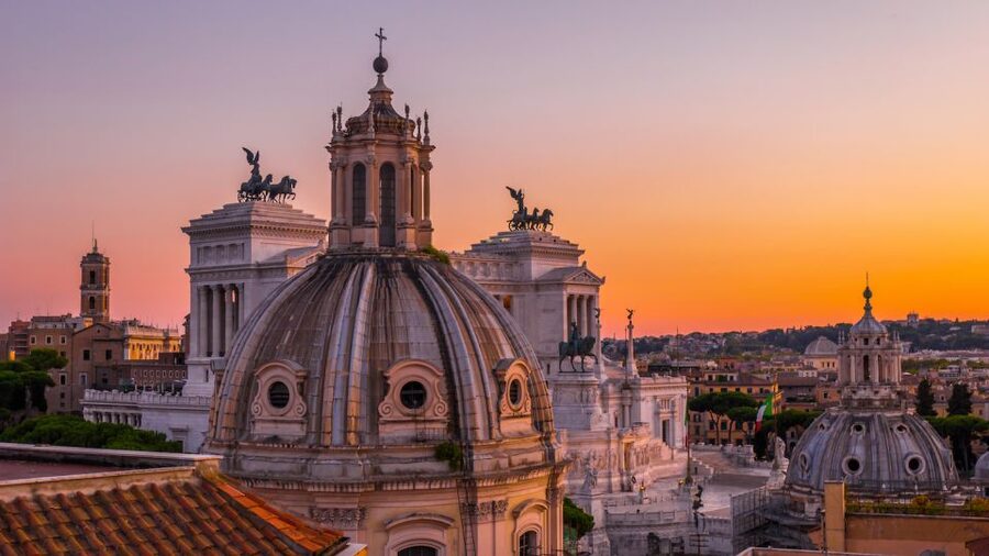 Rome: Guided City Center Evening Sightseeing Walking Tour - Why the evening timing matters