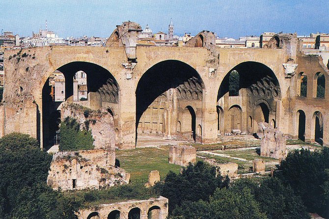 Rome: Guided Group Tour of Colosseum, Roman Forum & Palatine Hill - Climbing Palatine Hill for the views
