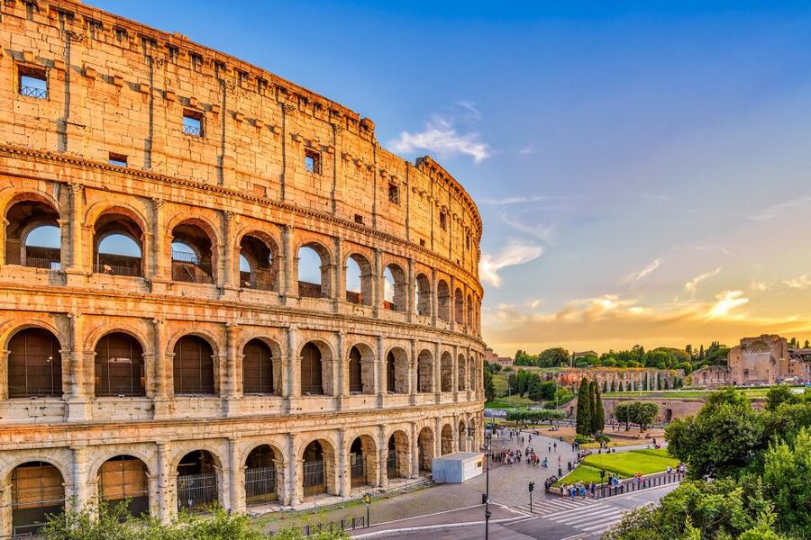 Rome: Guided Tour of Colosseum, Roman Forum & Palatine Hill - The guides make or break the visit