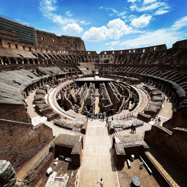 Rome: Guided Tour of the Colosseum - Entering the Colosseum with a guide