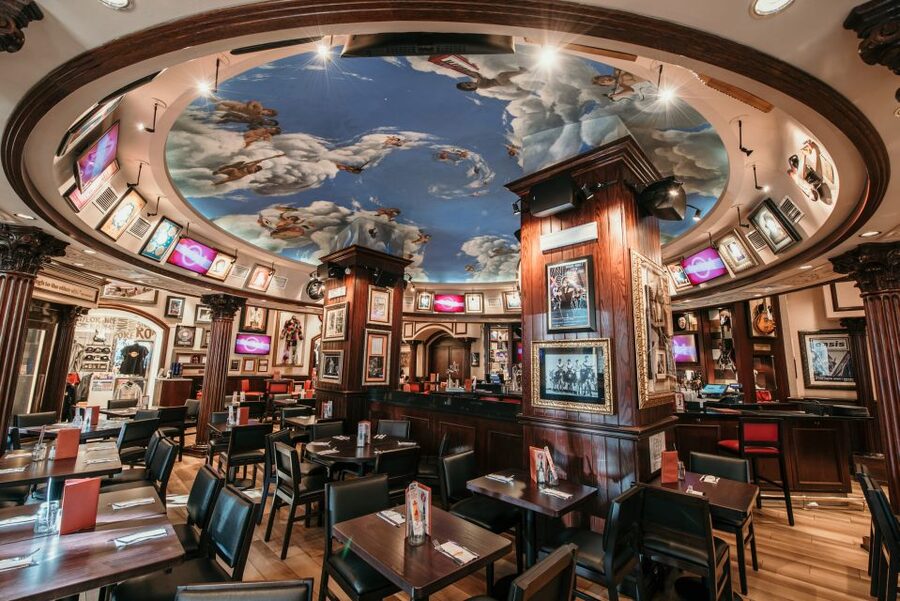 Rome: Hard Rock Cafe Experience - The memorabilia and the Hard Rock shop