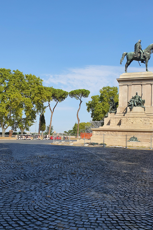 Rome: Highlights Golf Cart Tour with Pizza Snack & Gelato - Piazza Venezia, Trajan’s Column, and the Trevi Fountain