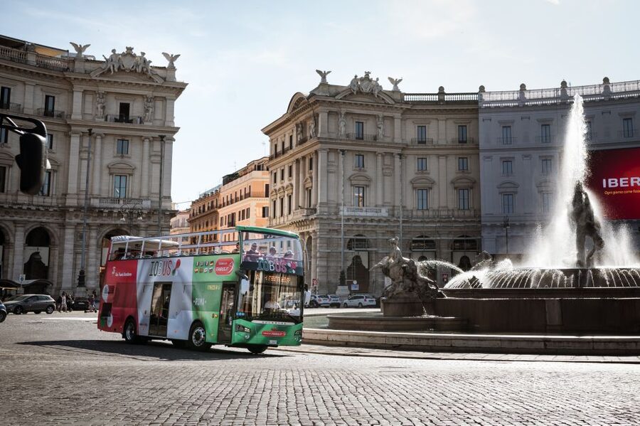 Rome: Hop-On Hop-Off Open-Top Bus City Tour - Spanish Steps, Trevi Fountain, and a common misunderstanding