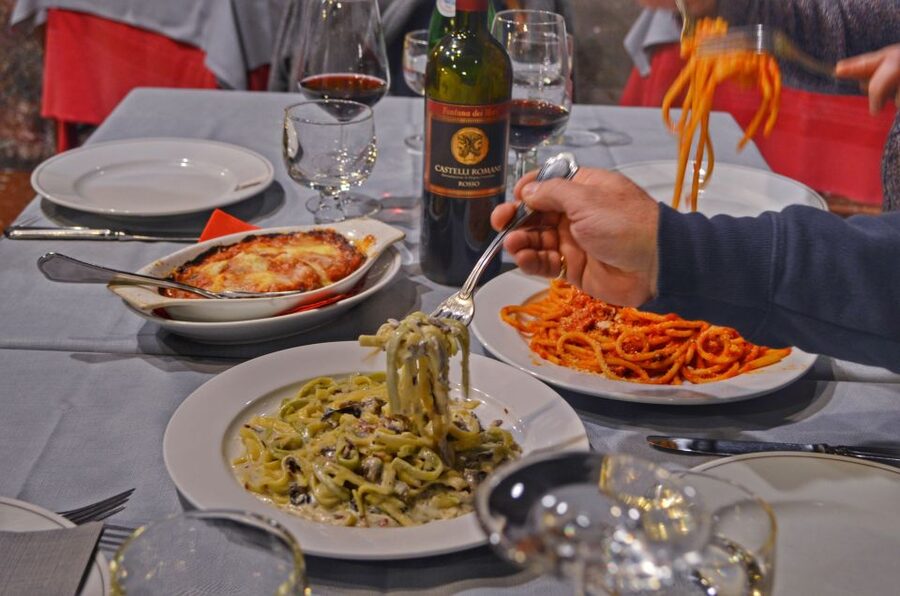 Rome: Jewish Ghetto & Campo de Fiori by Night Food Wine Tour - Jewish Ghetto tastings with a local connection
