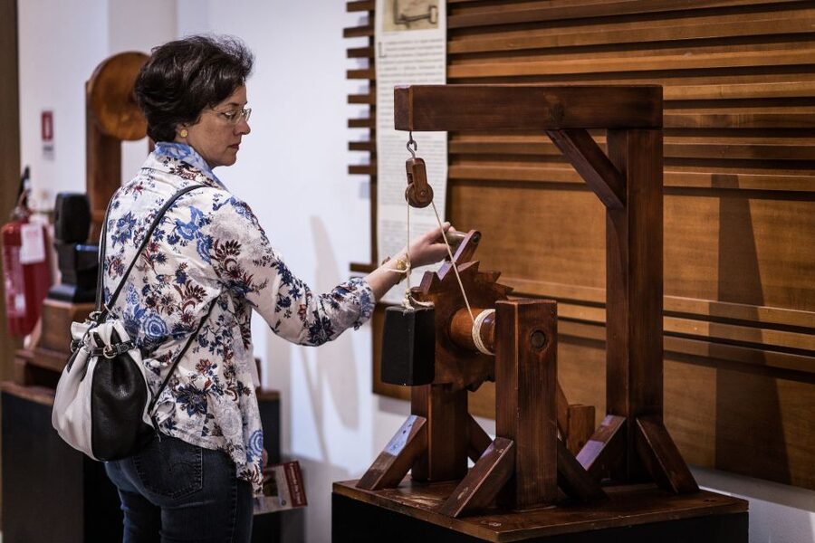 Rome: Leonardo da Vinci Exhibition Entrance Ticket - Seven interactive installations make the drawings easier to read