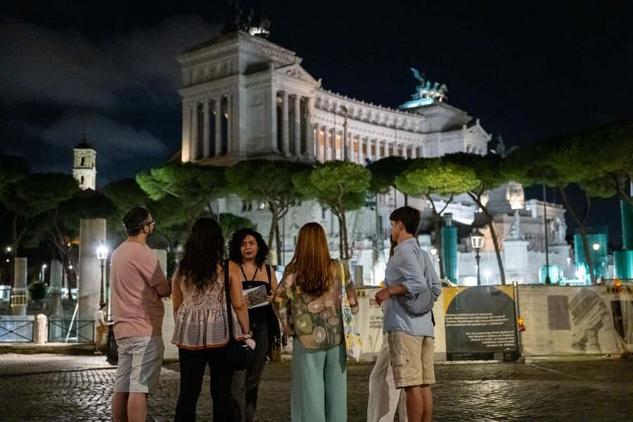 Rome: Moonlight Walking Tour – Free for Kids - Starting at Piazza Navona and Pasquino