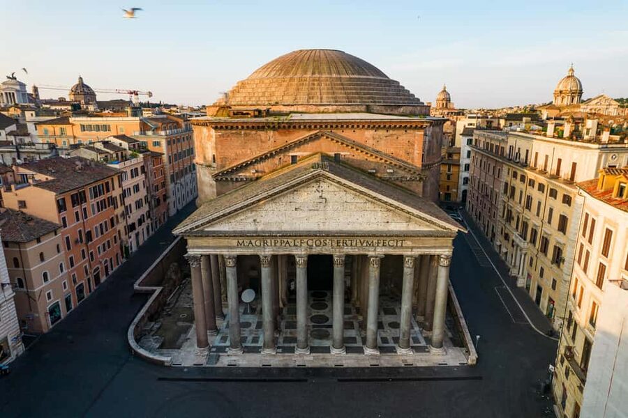Rome: Pantheon Guided Tour with Skip-the-line Ticket - Meeting the guide and getting inside