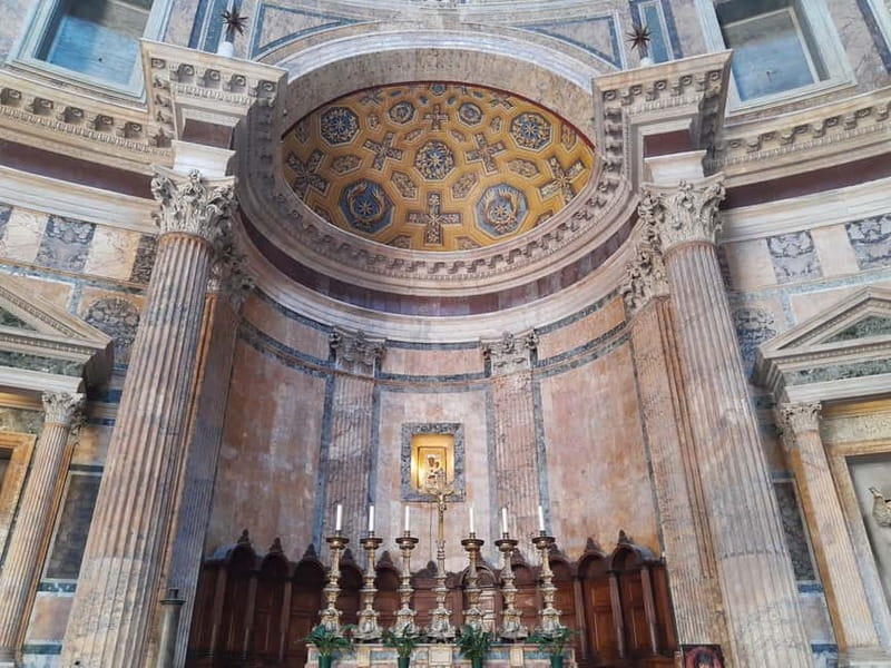 Rome: Pantheon Priority Entry Ticket & Audio Guide App - What to Look for Inside the Pantheon