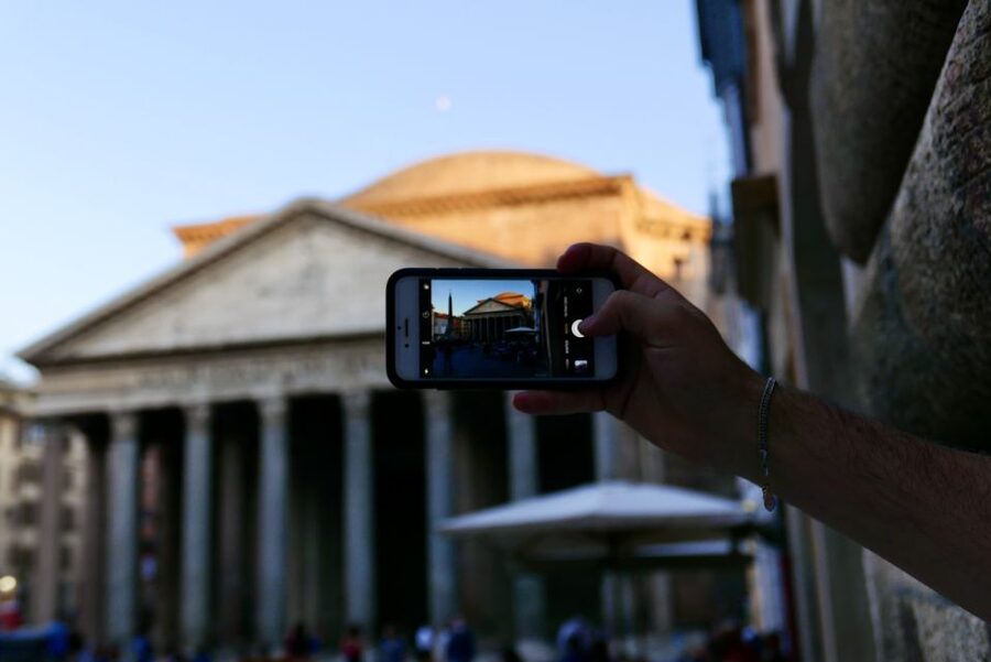 Rome: Pantheon Small Group Tour and Skip-the-Line Ticket - Languages, clothing, and timing