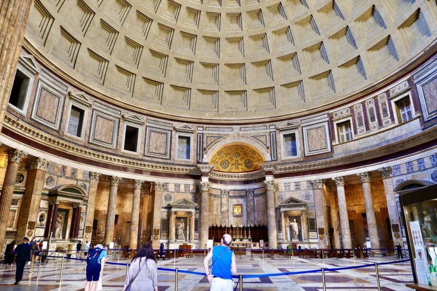 Rome: Pantheon Small Group Tour and Skip-the-Line Ticket - Meeting at the fountain beside the Pantheon