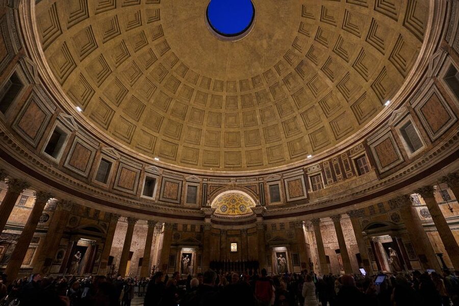 Rome: Pantheon Timeless Marvel Guided Tour with Entry Ticket - What the 45-minute format does well
