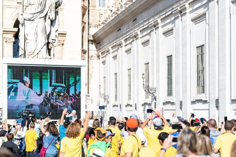 Rome: Papal Audience with Pope Leo IV - What Happens During The Papal Audience