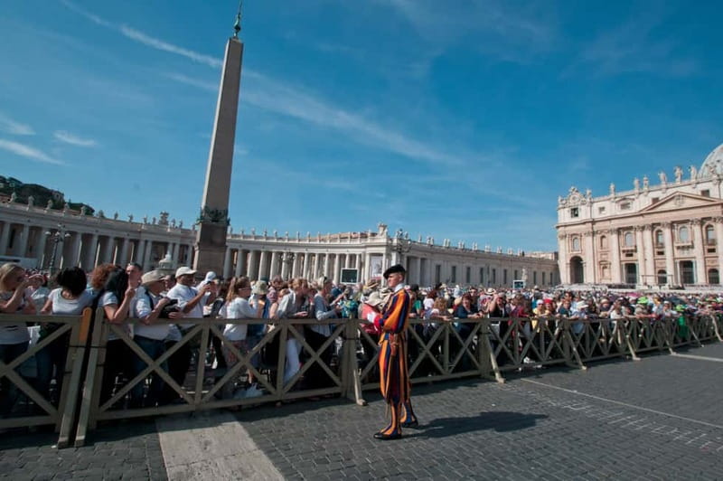 Rome: Papal Audience with Pope Leo XIV & Expert Guide - Understanding the ceremony in St. Peter’s Square
