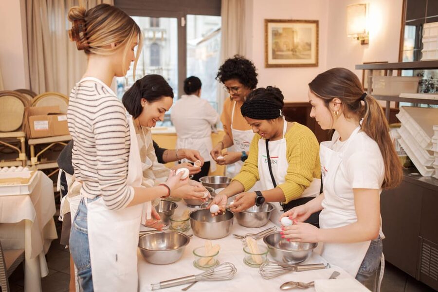 Rome: Pasta and Tiramisu Cooking Class in Piazza Navona - The atmosphere, group size, and teaching style