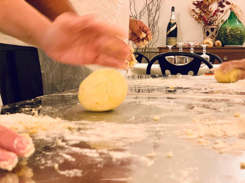 Rome: Pasta & Tiramisu Class with Fine Wine by the Vatican - What the high rating tells you