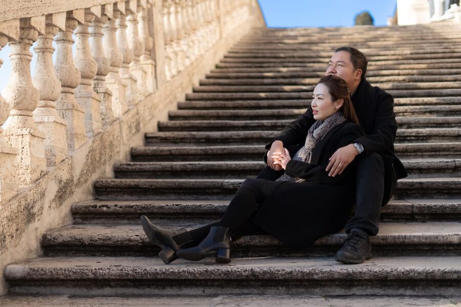 Rome: Personalized Photoshoot outside the Colosseum - How the session handles Rome’s crowds