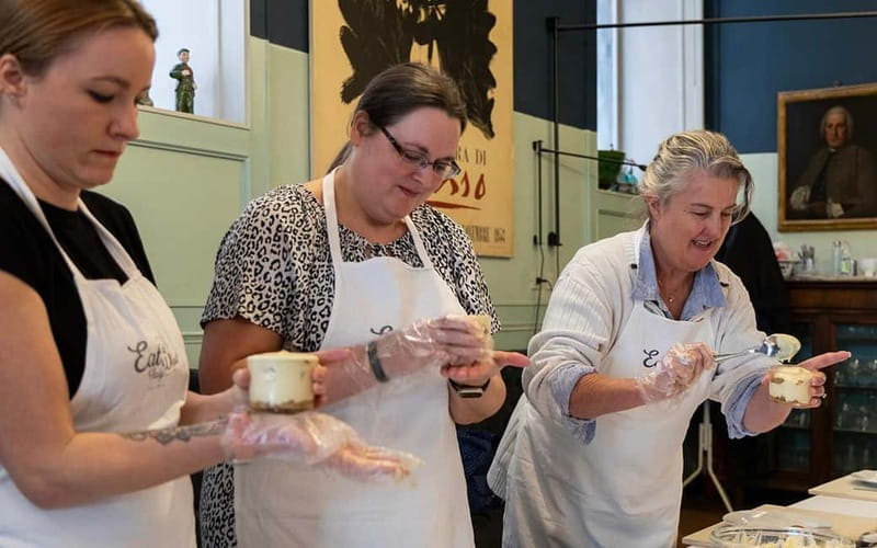 Rome: Pizza & Tiramisu Making Class with Wine & Limoncello - The chefs make the difference