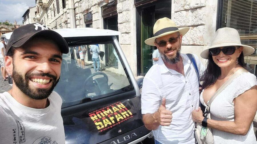 Rome: Private Golf Cart tour with a Local Guide - What the guide adds to the ride