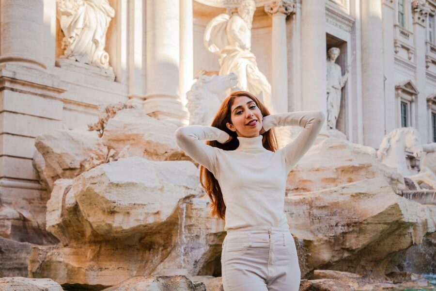 Rome: Private Photoshoot at the Trevi Fountain - Crowds, cleaning, and the best time to go